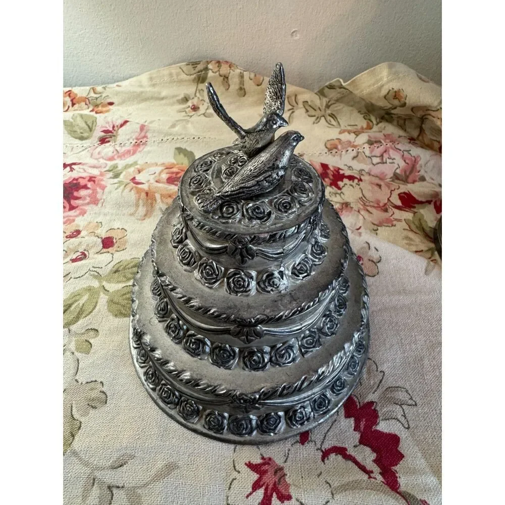 Vintage silver wedding cake ring holder, jewelry box, wedding ring holder